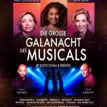 Fotos von Drei Frauen und zwei Männern