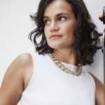 Eine Frau mit Violoncello