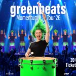 Frau mit Grünen Haaren mit einem Trommel